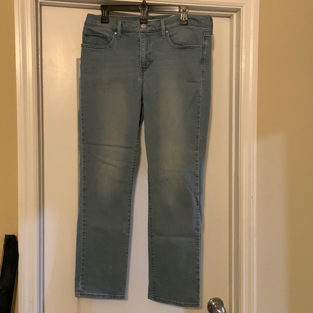 Levi’s 314 Shaping Straight women’s jeans size 32